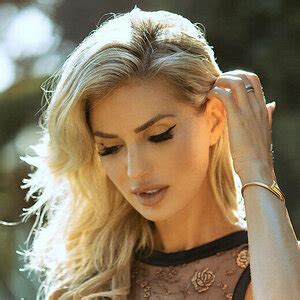 leanna bartlett nude pics|Leanna Bartlett Nude and Sexy Photo Collection